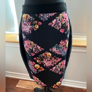 Ted Baker - Gorgeous diamond floral skirt